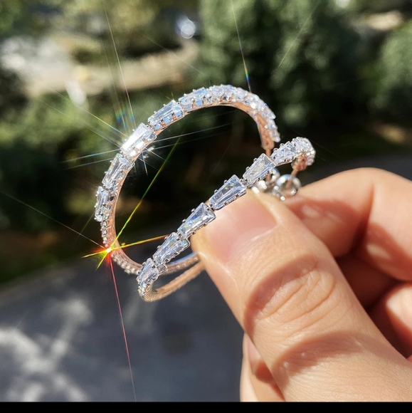 Gorgeous Crystal Hoop Earrings - Picture 4 of 5